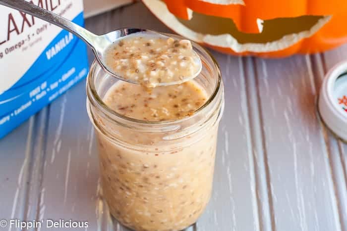 Gluten-Free Pumpkin Pie Overnight Oats take just a minute to mix up. The next day you have a breakfast full of goodness to help fuel your day.