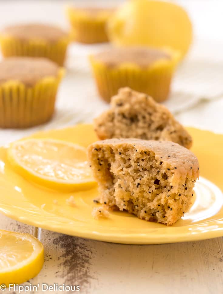 Almond Flour Lemon Poppy Seed Muffins- bright grain free lemon poppy seed muffins that are low carb, paleo, and keto friendly.