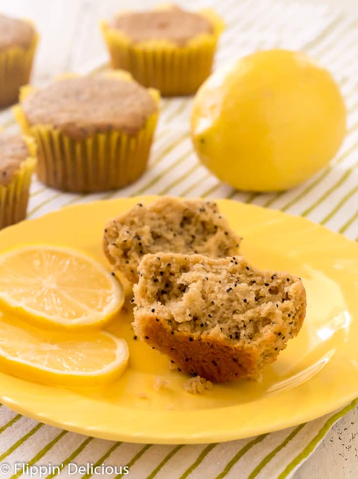 Almond Flour Lemon Poppy Seed Muffins- bright grain free lemon poppy seed muffins that are low carb, paleo, and keto friendly.