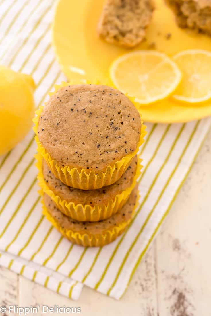 Almond Flour Lemon Poppy Seed Muffins- bright grain free lemon poppy seed muffins that are low carb, paleo, and keto friendly.